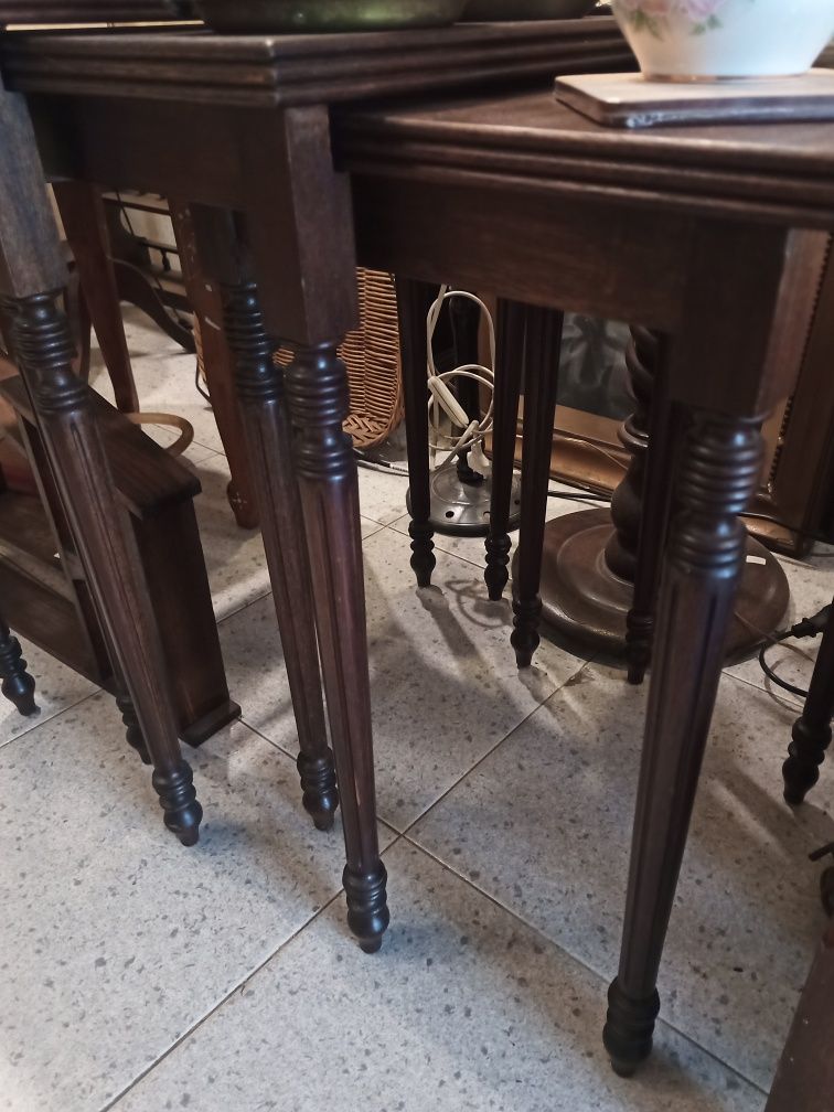 3 Mesas de apoio antigas ou mesas gêmeas