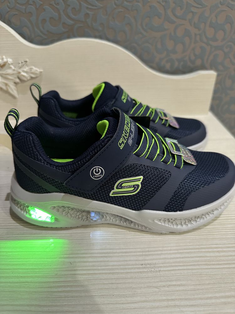 Skechers lights для хлопчика р 30 31 32 35