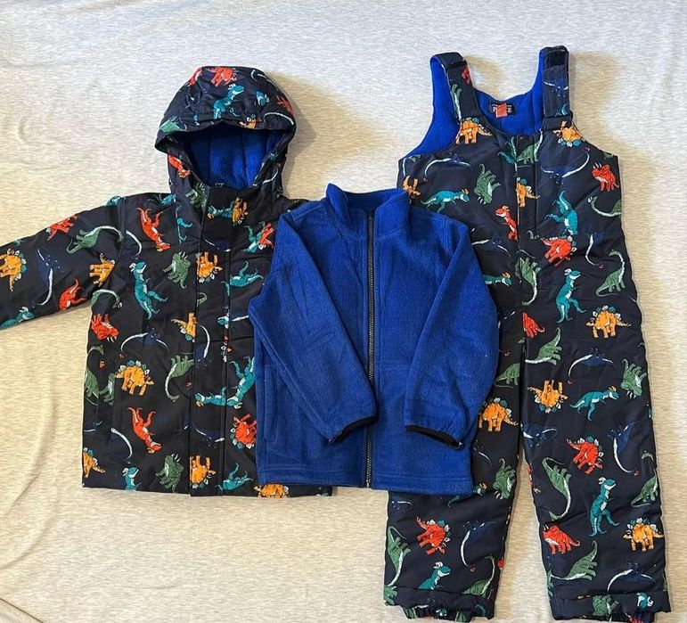 Продам зимовий комплект на хлопчика 4 роки