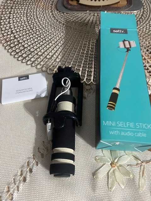 Mini selfie stick