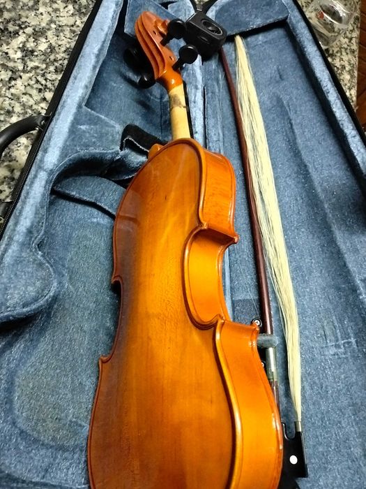 Hoje só 30€ Violino pequeno incompleto