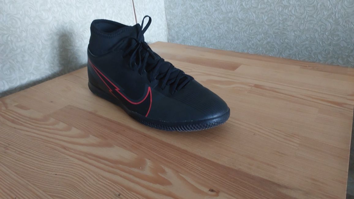 футзалки найк mercuriai