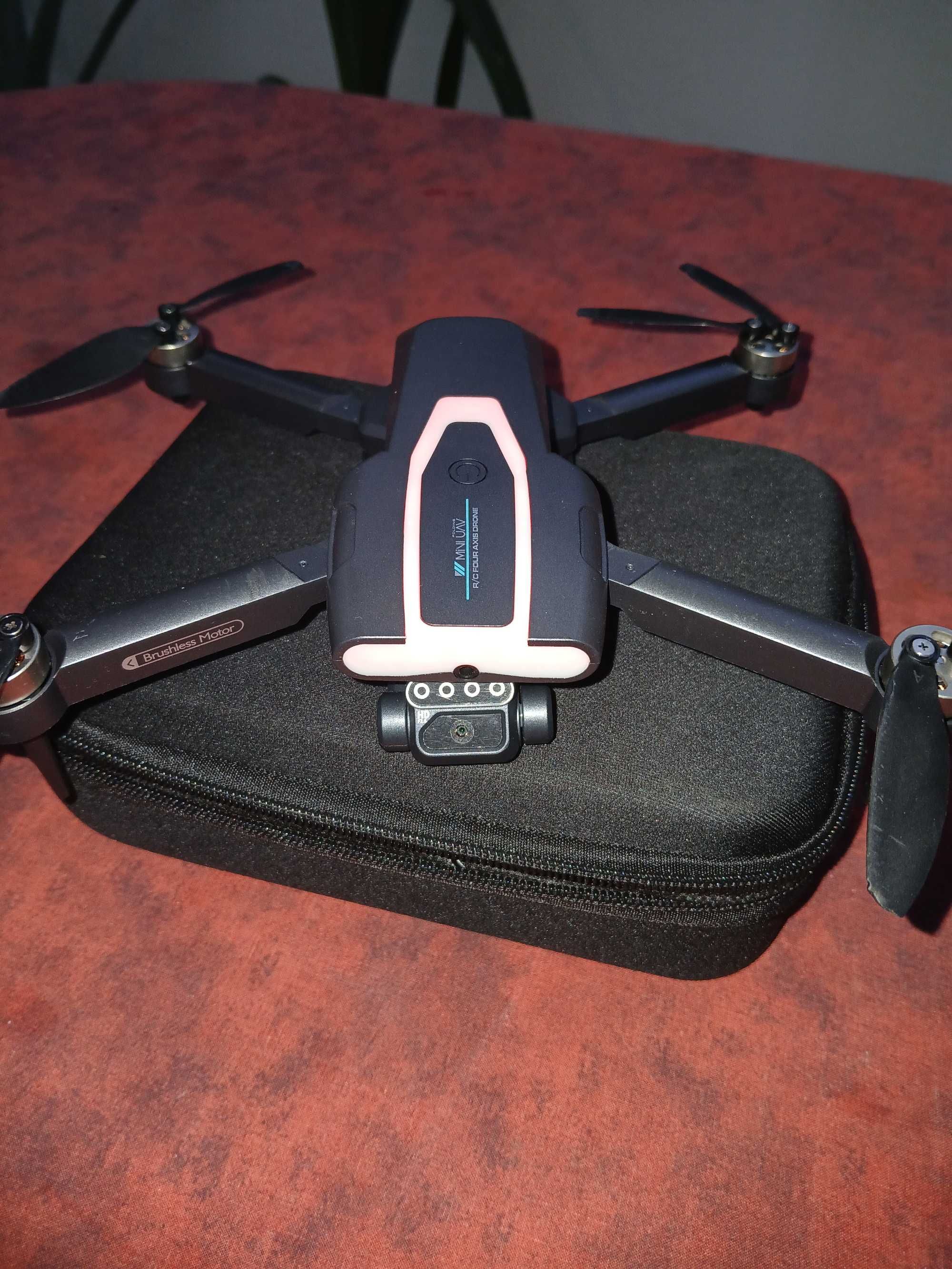 Drone F199 em bom estado