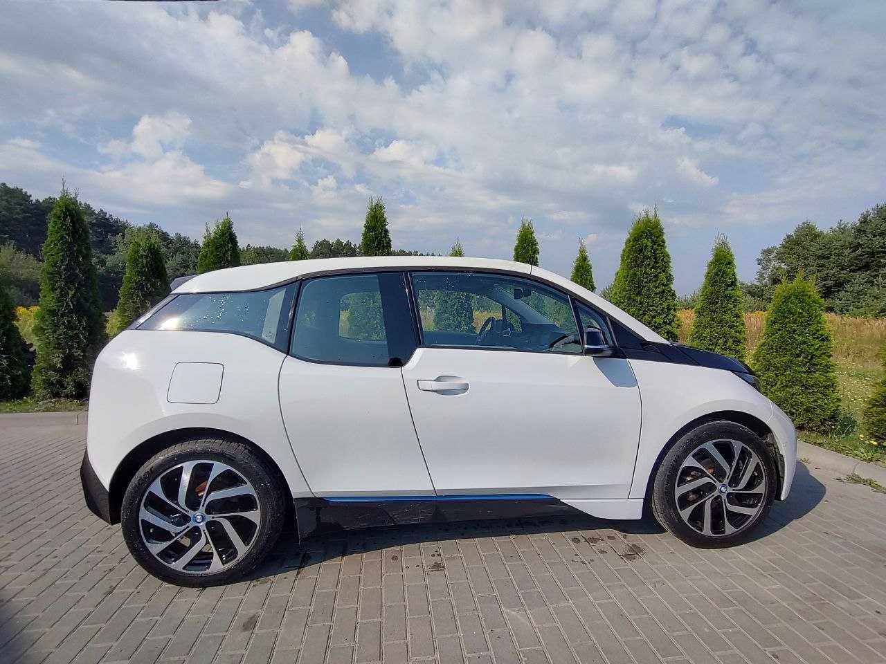 BMW I3 • 2015 • 22 kWh (170 к.с.) • Base (свіжепригнаний)