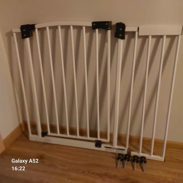 Bramka Barierka  na schody odgradzająca.