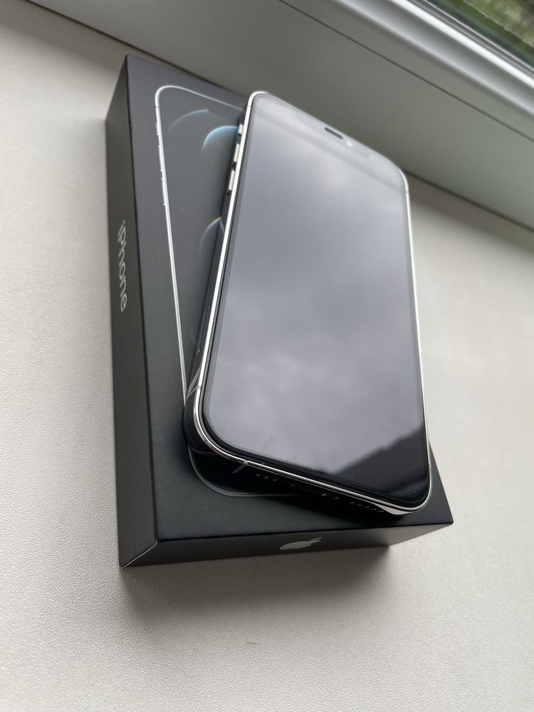 Продам iphone 12pro 128gb silver ідеал повна оригінальна комплектація