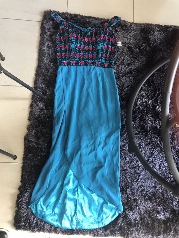 Vestido lindissimo com pedraria novo com etiqueta