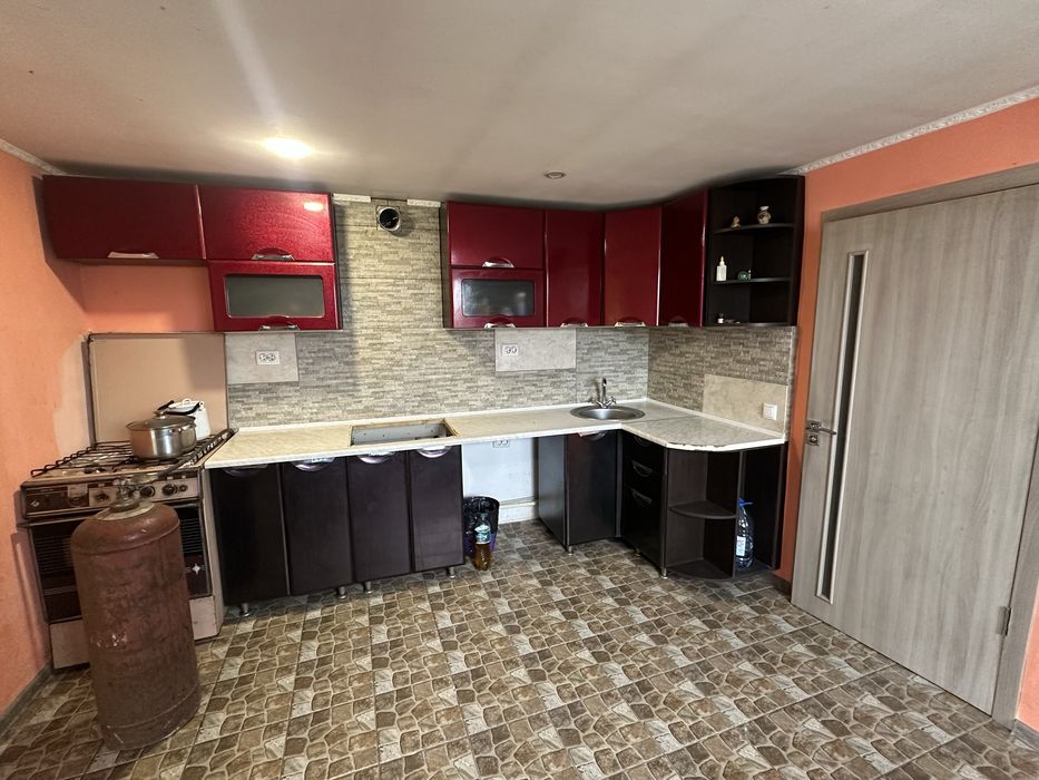 Продам кухню, дифекти видно на фото