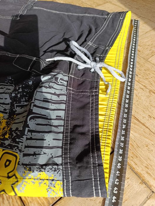 Krótkie spodenki szorty
Yellow Graffiti kastom vintage 
Rozm S