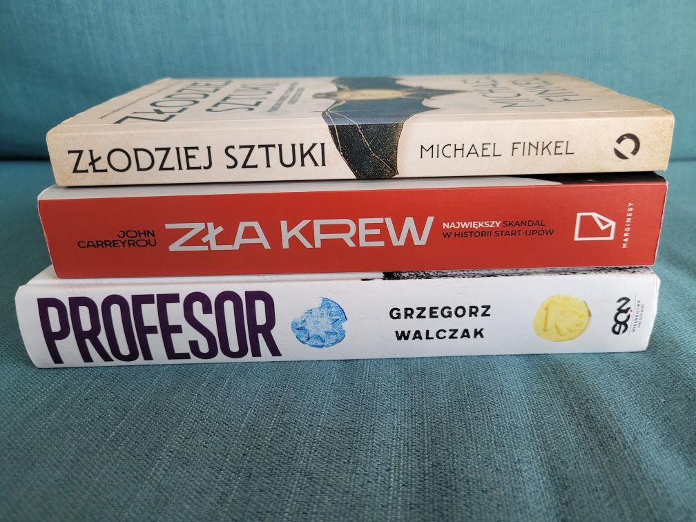 Zestaw książek, reportaż kryminalny