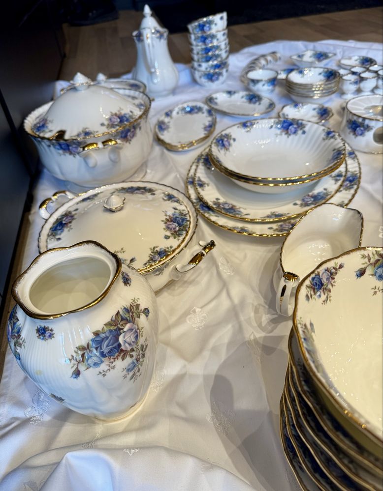 Serwis porcelany Royal Albert Moonlight Rose