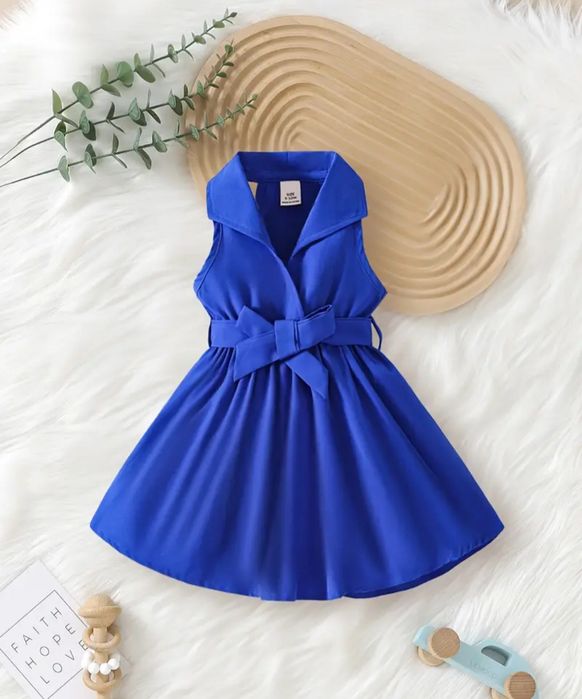 Сукня без рукавів