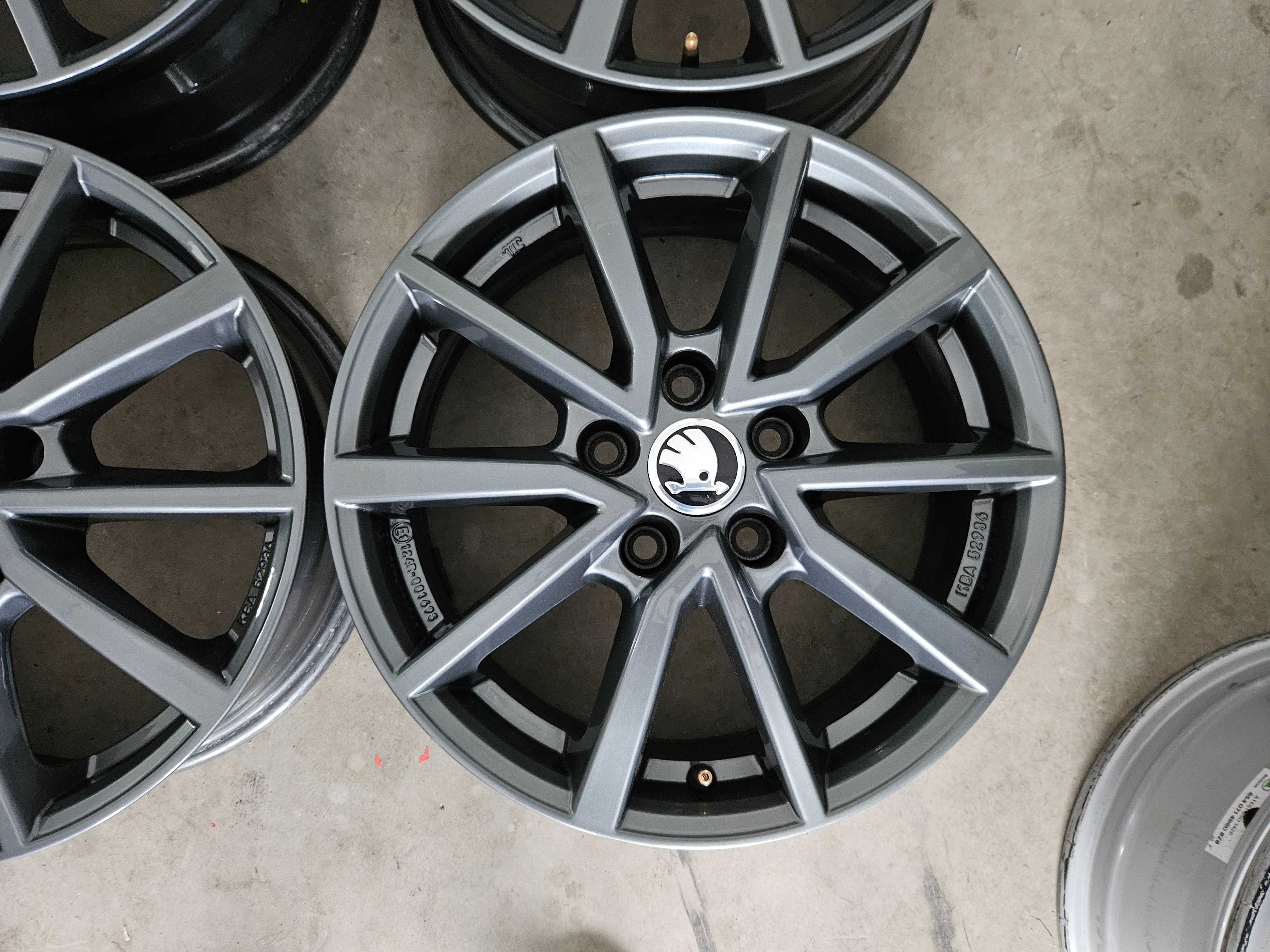 Alufelgi 16" Skoda Octavia II FL III IV VRS SuperB Karoq 5x112 Audi a3