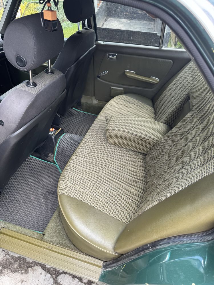 Mercedes W123 E230