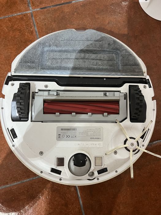 Aspirador xiaomi robo roborock S7 a funcionar na perfeição