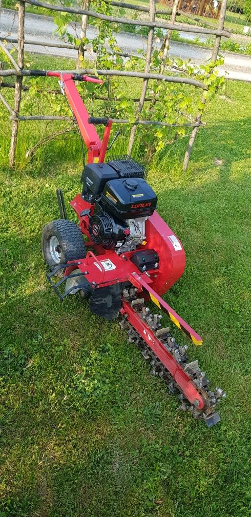 Koparka łańcuchowa Wynajem na doby -Nawadnianie - Przewody - Rury -