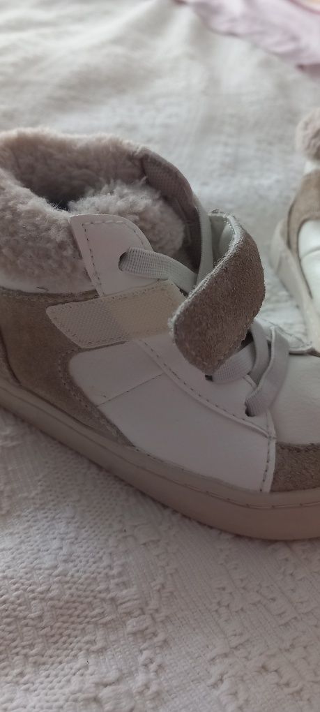 Sapatilhas Bota Zara Tam 23