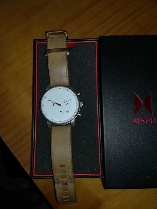 Hoje Relógio marca MVMT