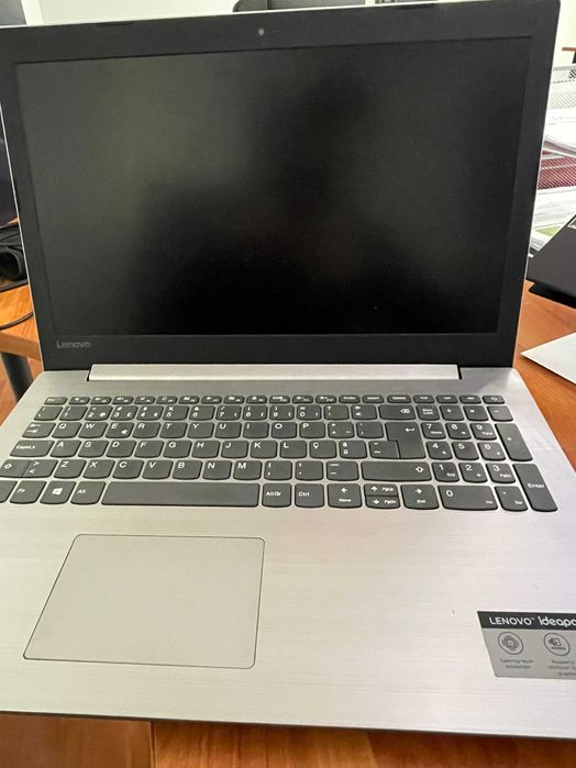 Portátil Lenovo Ideapad 330-15ICH
