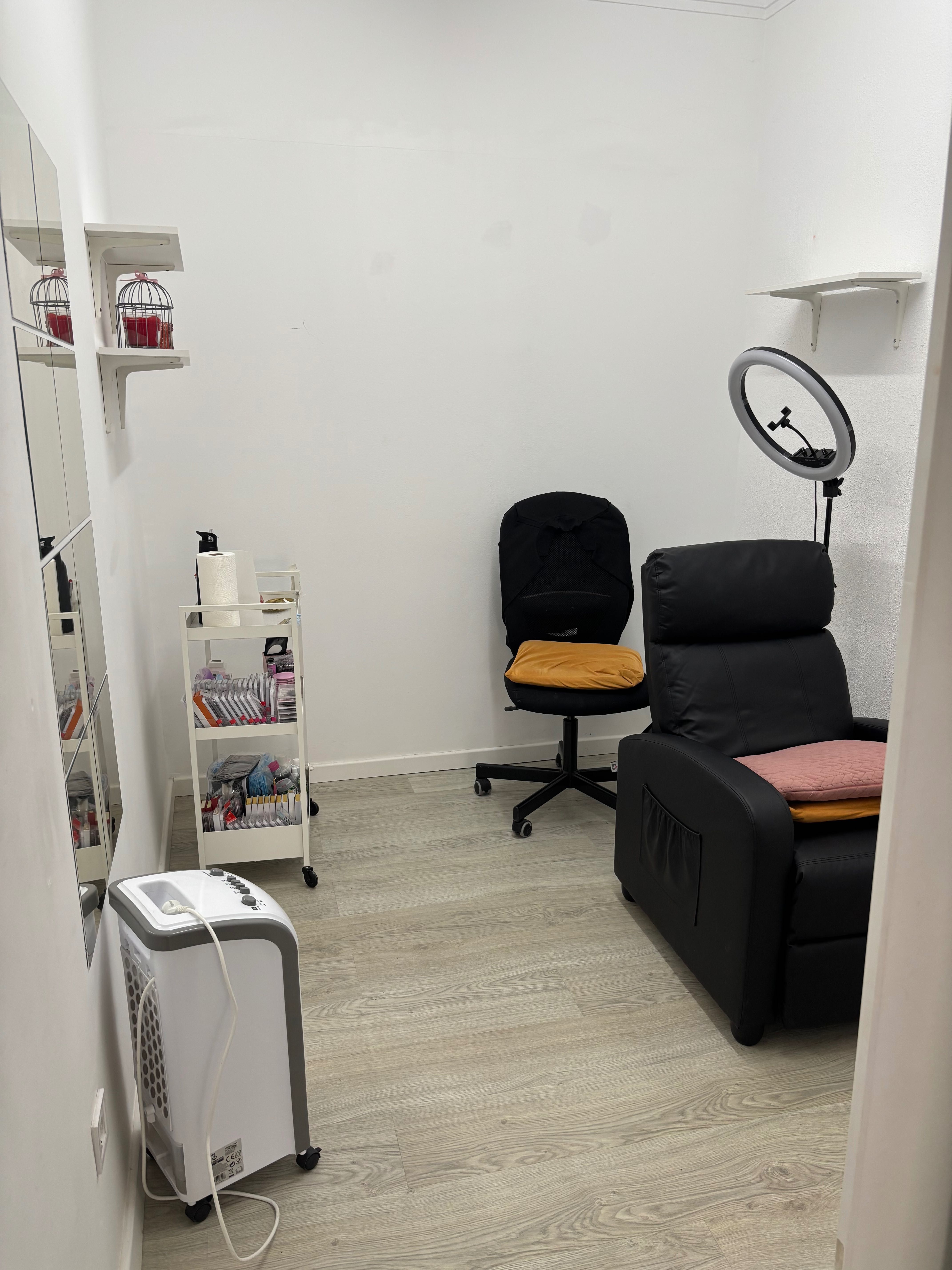 Arrendo gabinete estética e mesa manicure