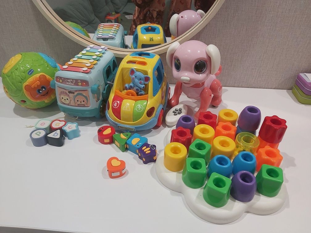Іграшки для малечі, fisher price,hola toys