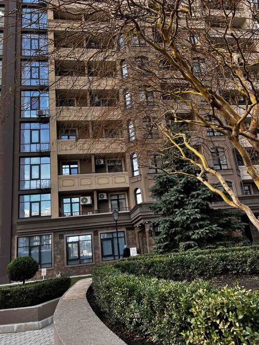 Продам 3-х комнатную в Аркадии с ремонтом .