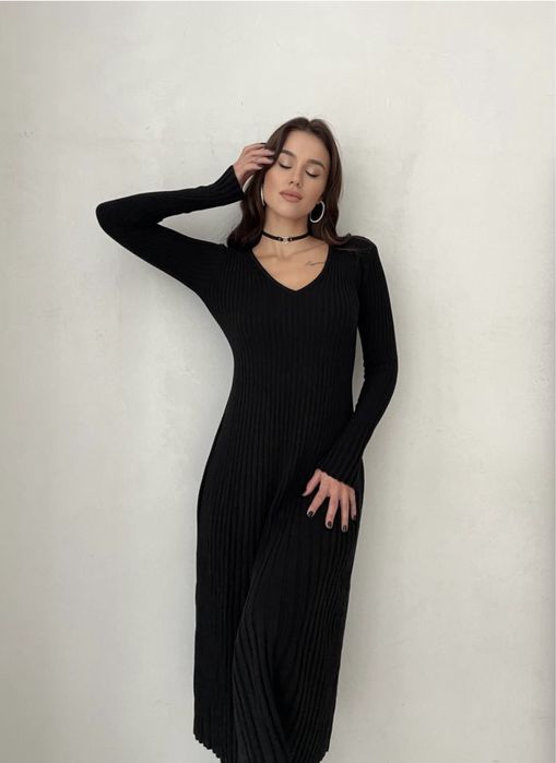 Трикотажна сукня чорне вʼязане плаття міді сукня в рубчик жіноча сукня