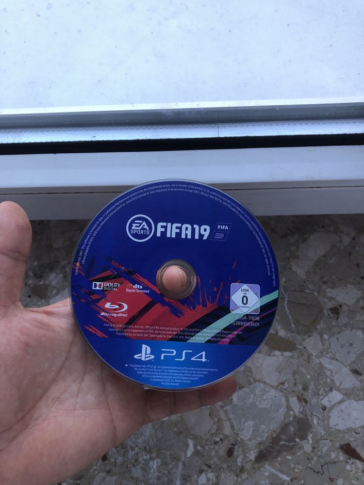 Gra fifa 19 ps4 dobry stan