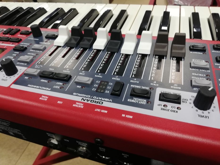 Краща ціна на Nord Stage 4  Electro 6  Wave 2 Piano. Консультація!