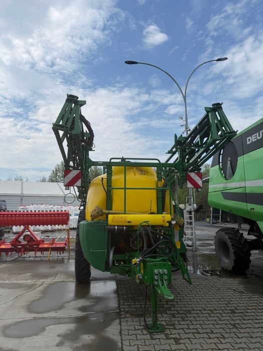 Opryskiwacz ciągany 4000 litrów, belka 21 metrów John Deere M740