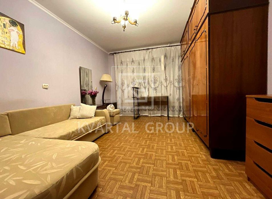 Продаж 2к квартири біля метро. Простора і тепла. Сертифікат Постанова