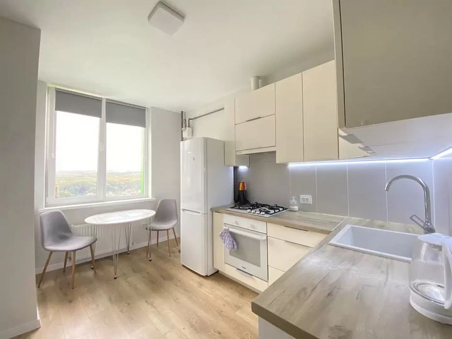 Оренда ЖК Щасливий 1 кімната в світлих тонах