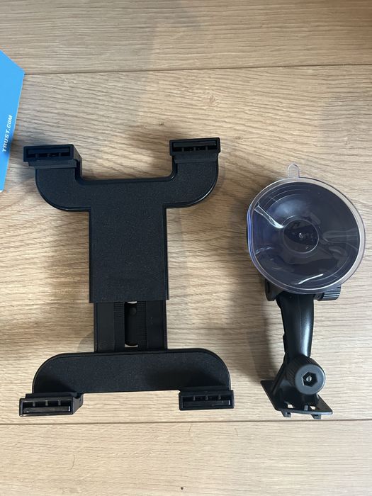 Trust Car Tablet Holder for 7 - 11" tablets
