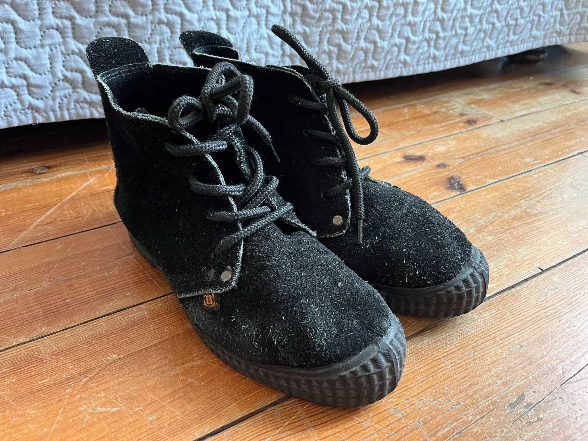 Sapatos de couro preto, tamanho 40, marca Bilsa da Costa Rica, unisex