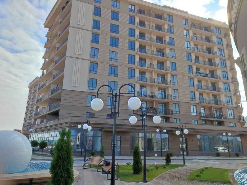 Красивая квартира в новом кирпичном доме с ремонтом у моря