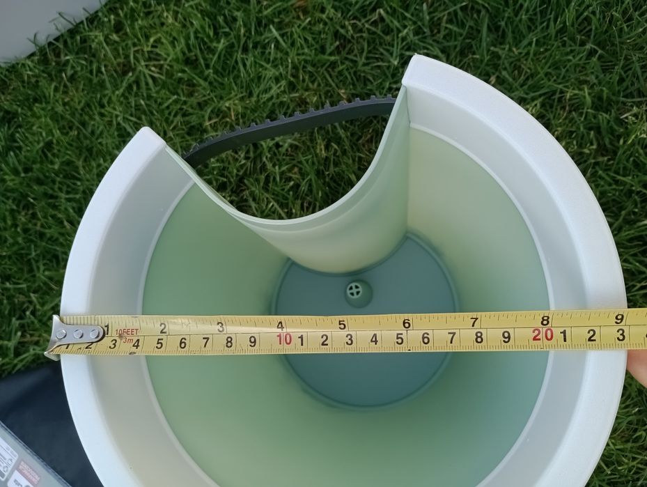 Doniczka na kwiaty na rurę odpływowa, rynnę my