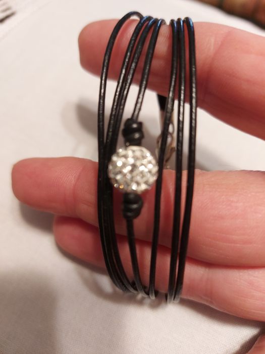 Pulseira de Couro c/ fecho em Prata.