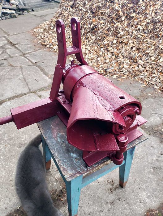 Шнековий подрібнювач гілок