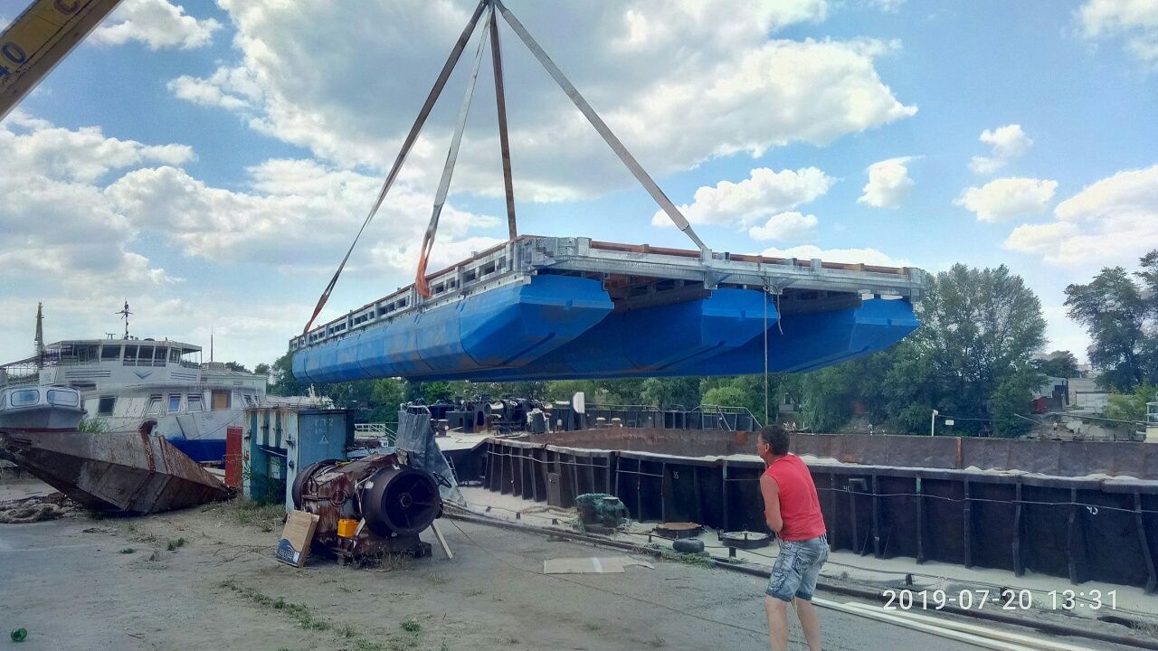 Понтонный, прогулочный катер, самоходный понтон.