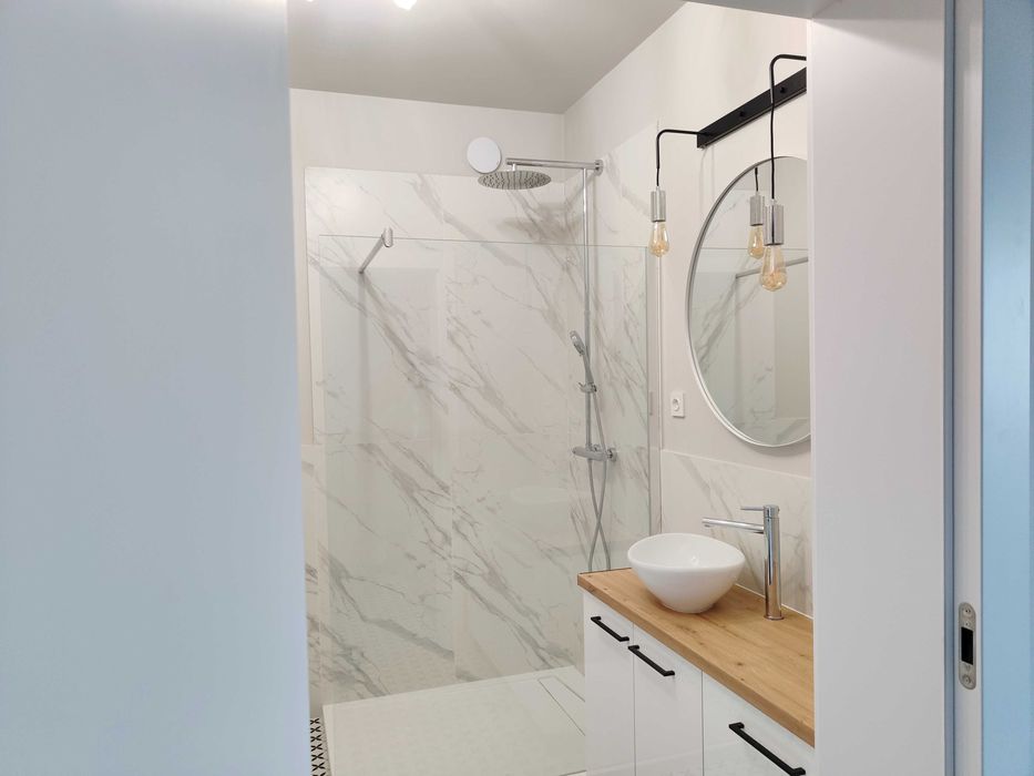 Mieszkanie 51m  2pokoje aneks łazienka balkon, teren zamknięty parking