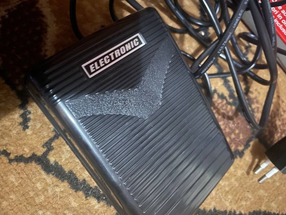 Електромеханічна Швейна машина Singer Serenade M320L