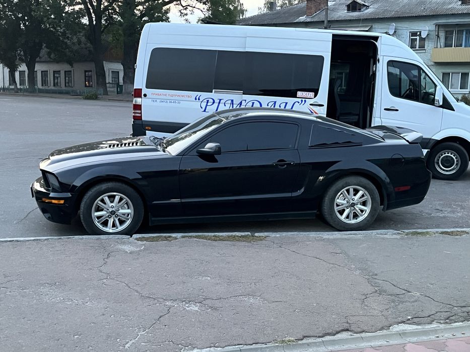 Продам Ford Mustang 4.0