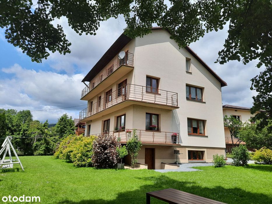 Dom w Bieszczadach - 3 apartamenty po remoncie  na dużej działce