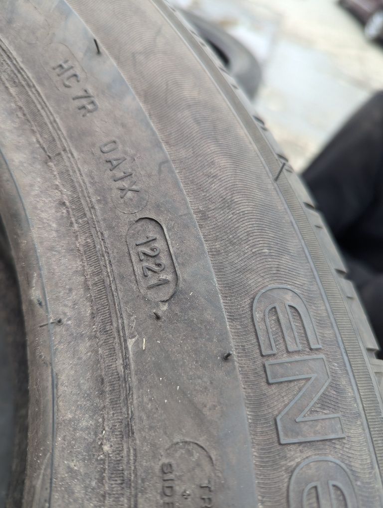 205/60R16 Michelin