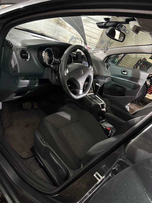 Peugeot 5008 • 2010 рік • 6 500 $