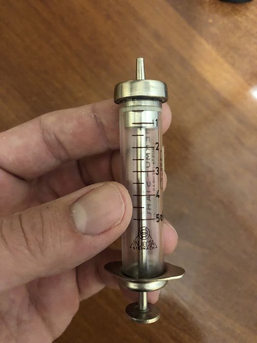 шприц медичний