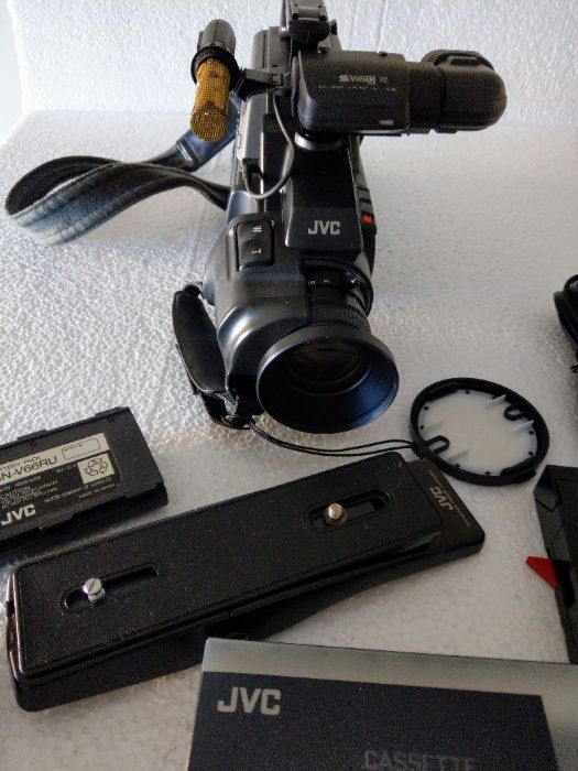 Vintage Camera de Vídeo - JVC GR-S707 Super VHS-C - c/ Mala JVC