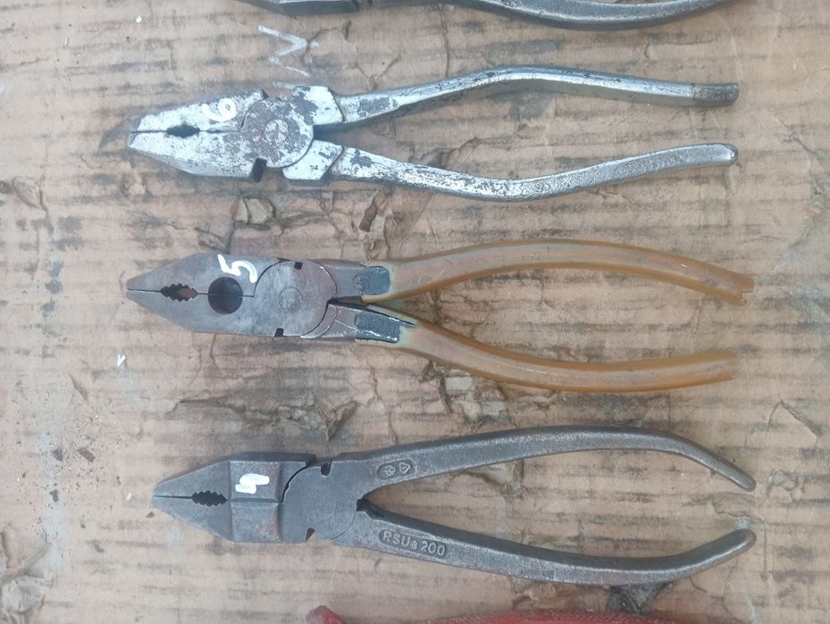 Zestaw starych kolekcjonerskich kombinerek