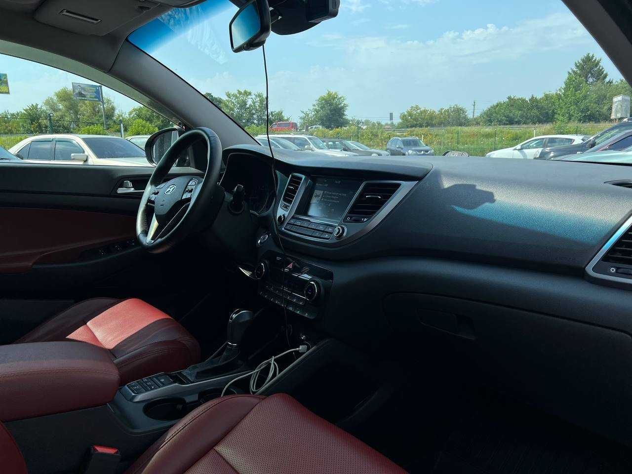 Hyundai Tucson 2015  2.0 бензин