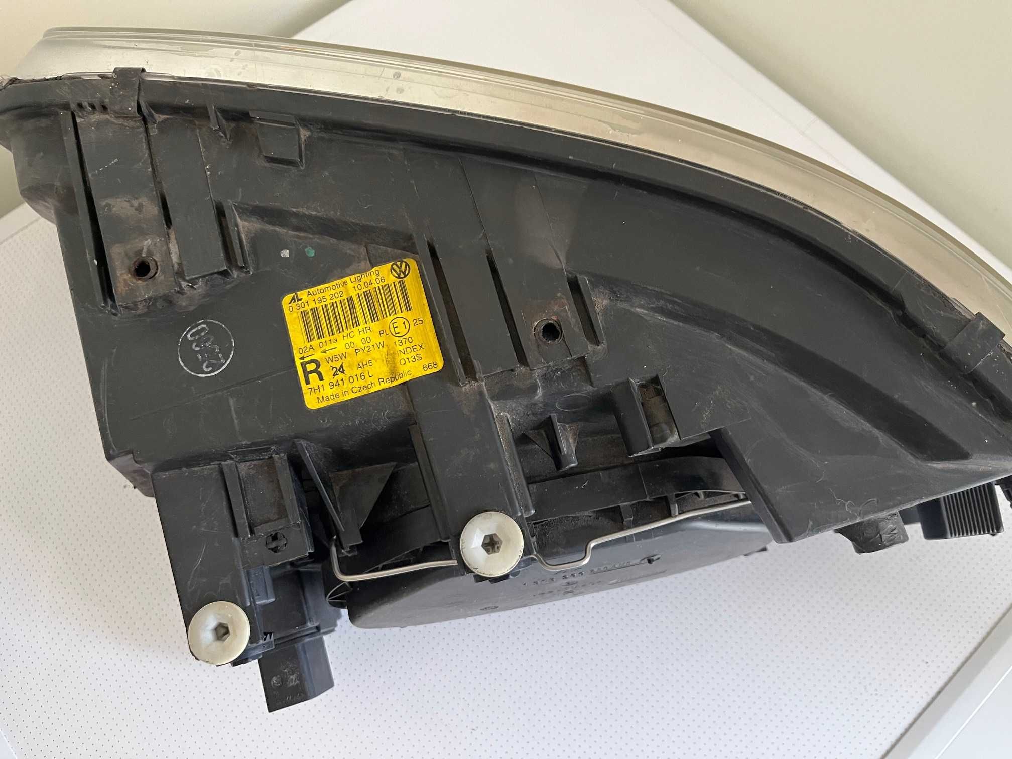 Lampa Reflektor Prawy Przod Multivan T5